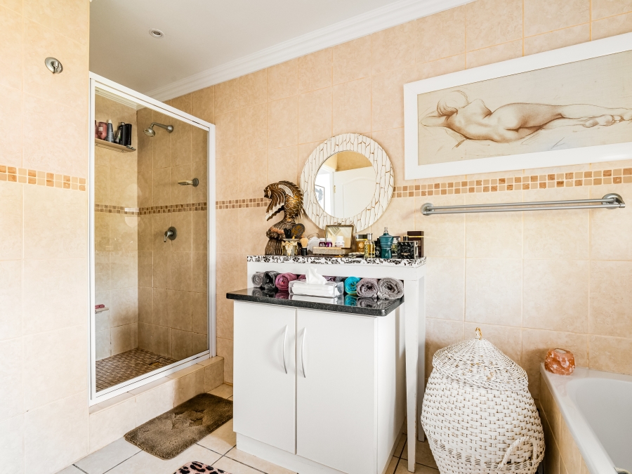 4 Bedroom Property for Sale in Groenvallei Western Cape